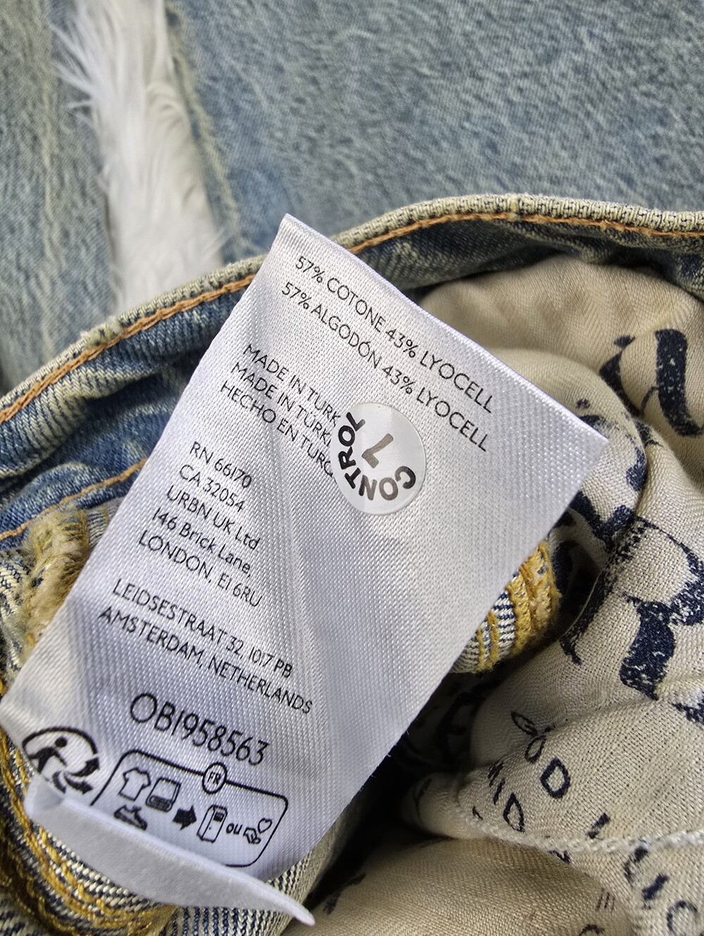 We The Free RARE Shadow Star Good Luck Barrel Jeans 28 - Picture 12 of 16